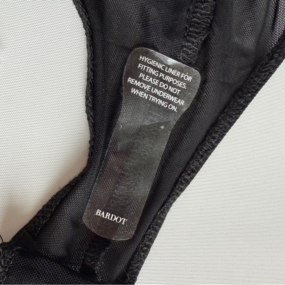 Bardot Farrah Lace Bodysuit in Black Size Medium NEW with Tags - Picture 13 of 16